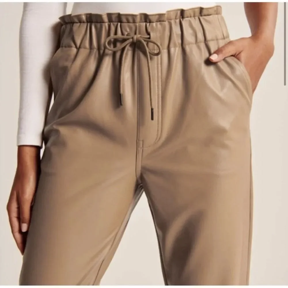 Abercrombie & Fitch Tan Faux Leather Pull On Paper-Bag Waist Joggers. Size Sm.